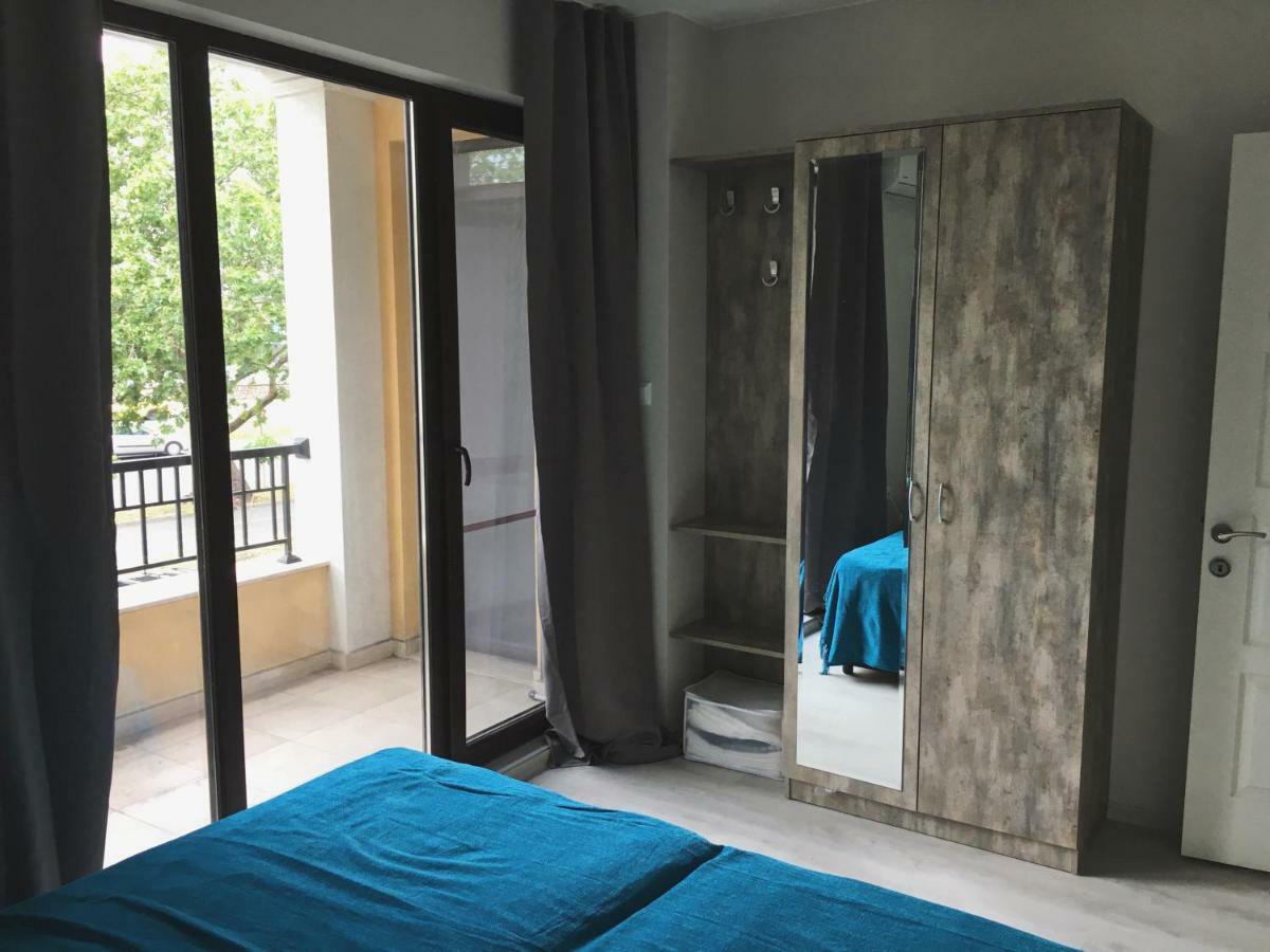 Azzurro Apartment - Ideal For Your Seaside Escape In 부르가스 외부 사진